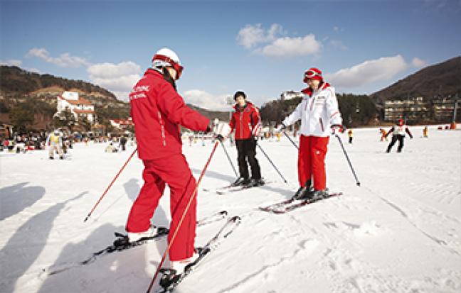 KOREA FLYING SNOW