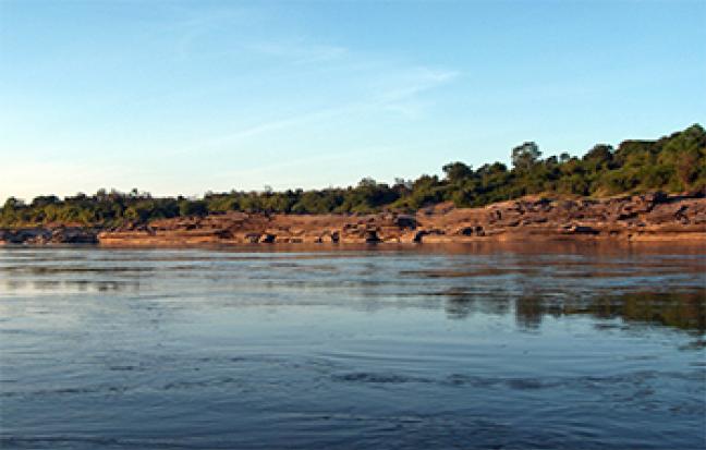 แพ็กเกจ สวัสดีอุบลราชธานี สามพันโบก อุทยานผาแต้ม วัดเรืองแสง
